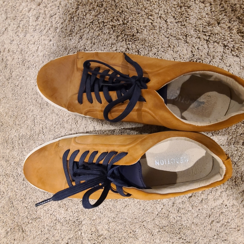 Men's shoes
